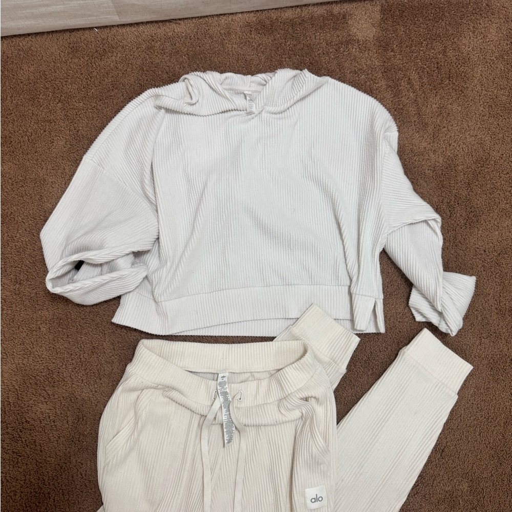 Alo Ribbed Hoodie & Jogger Set in Cream